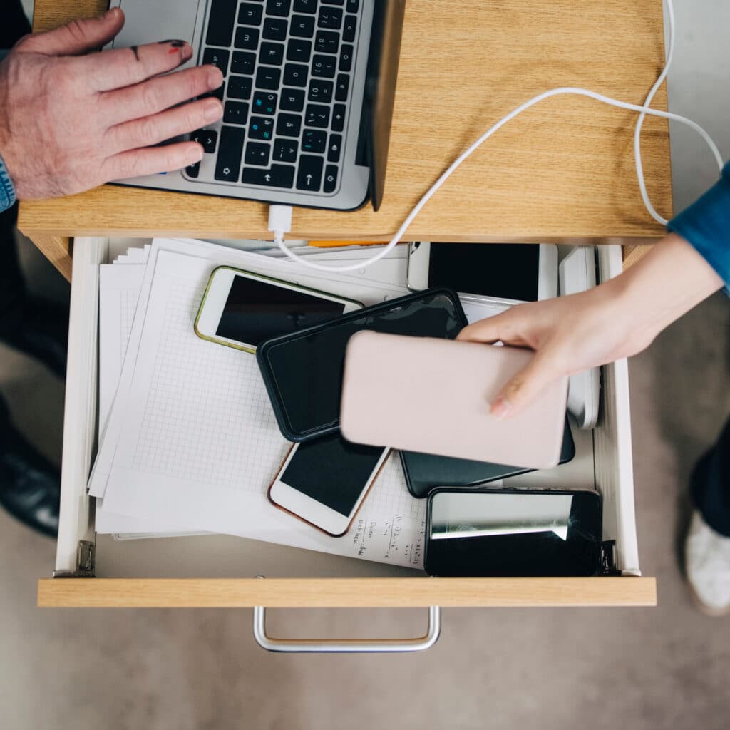 mobil, skola, mobiler, mobiltelefon, klassrum, dator, mobilabonnemang, mobiltelefonabonnemang, ...